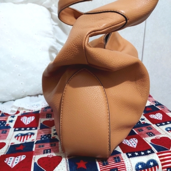 GILL BEIGE LEATHER SHOULDER BAG - Picture 3 of 10